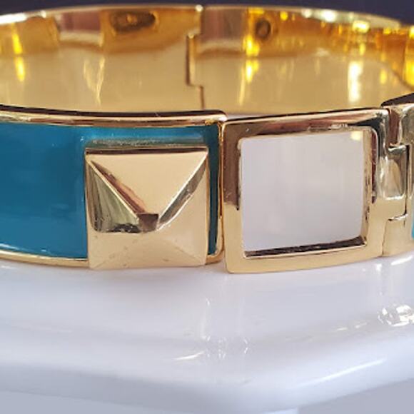 Kate Spade Turn‎ Lock Hinged Bangle Gold Plated and Teal Green Enamel with Pouch - Picture 6 of 9